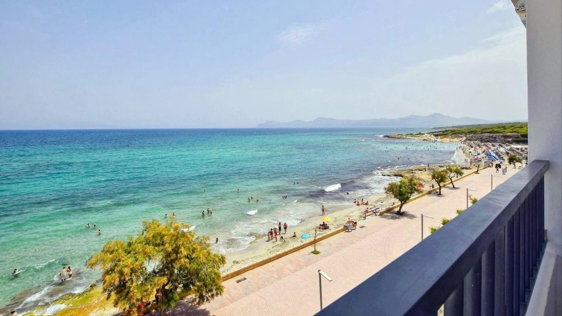 Moderne Wohnung Vor Dem Meer Von Son Baulo Can Picafort  Spain
