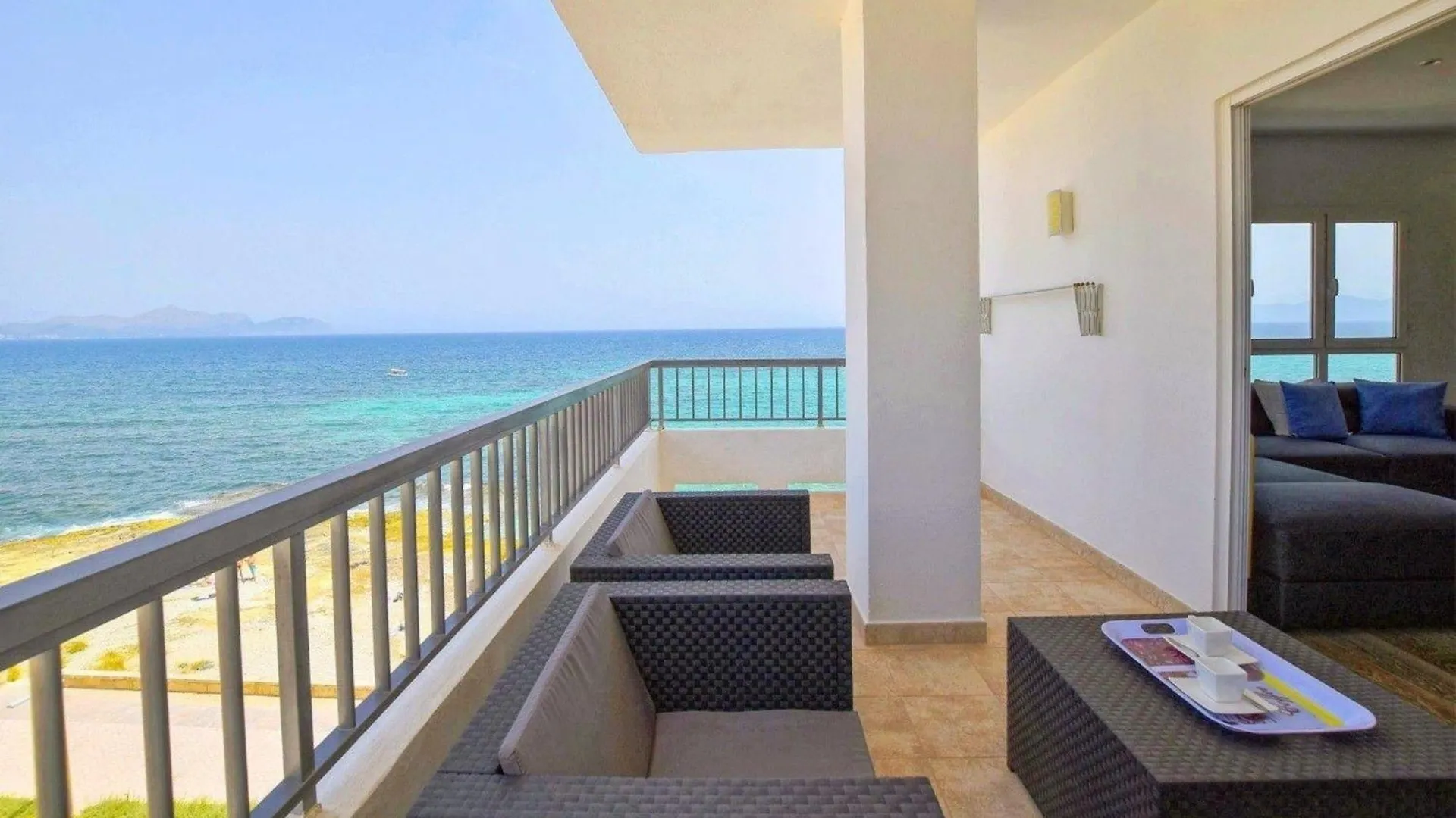 Moderne Wohnung Vor Dem Meer Von Son Baulo Can Picafort  Spain